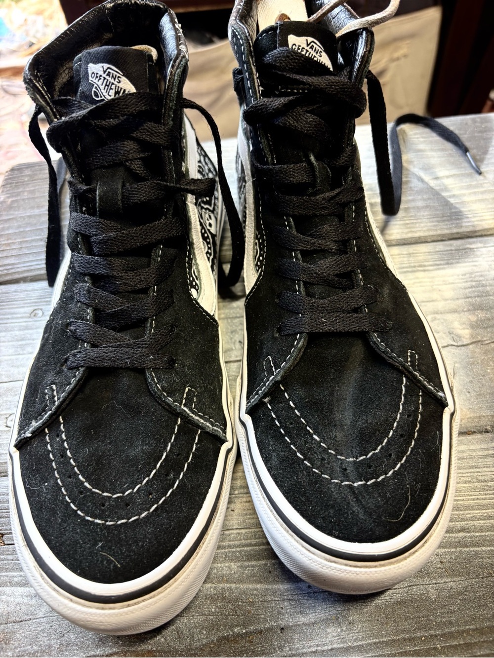 Vans Sk8-Hi Black & White High-Top Skate Shoes Size 9.5